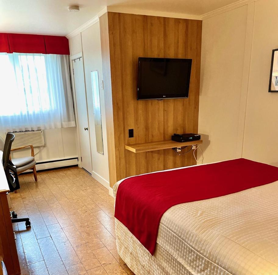 Cartier Motel 3*